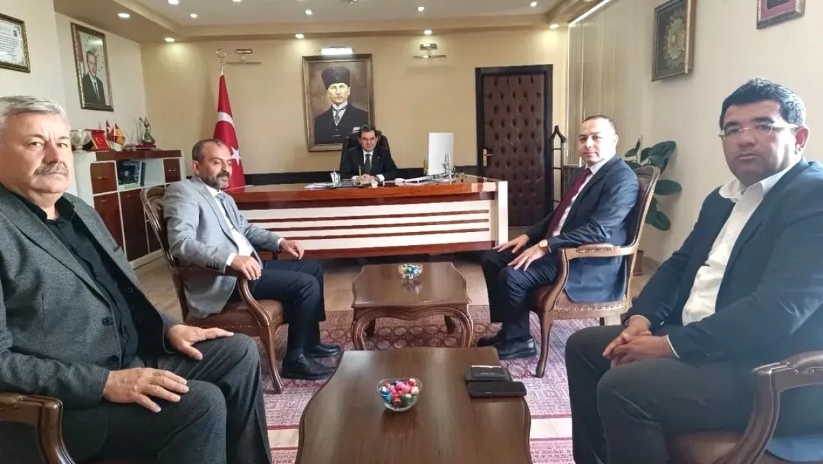 MHP Şereflikoçhisar İlçe Teşkilatı Kaymakam Tengir'i Ziyaret Etti MHP Şereflikoçhisar İlçe Teşkilatı Kaymakam Tengir'i Ziyaret Etti