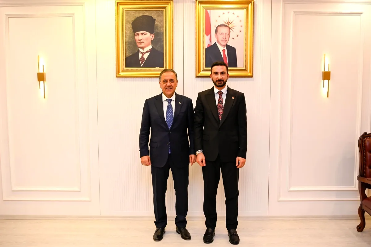 Türk Dünyası Gençlik Vakfı Başkanı İzol'dan Vali Usta'ya Ziyaret Türk Dünyası Gençlik Vakfı Başkanı İzol'dan Vali Usta'ya Ziyaret