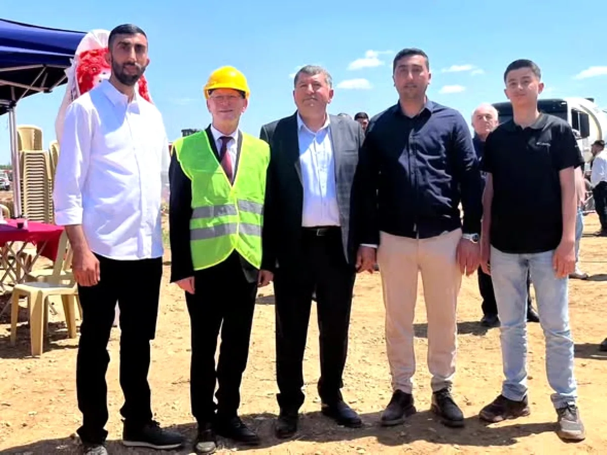 Bayındır'da Et Tesisi Temeli Atıldı: Demirler Yatırımı İlçe Ekonomisine Güç Katacak Bayındır'da Et Tesisi Temeli Atıldı: Demirler Yatırımı İlçe Ekonomisine Güç Katacak