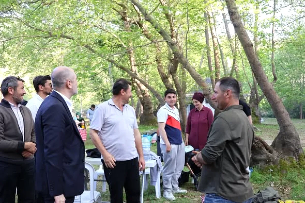 Marmara Adalar'da Hıdırellez: Yana Piknik Alanı'nda Bahar Coşkusu Marmara Adalar'da Hıdırellez: Yana Piknik Alanı'nda Bahar Coşkusu