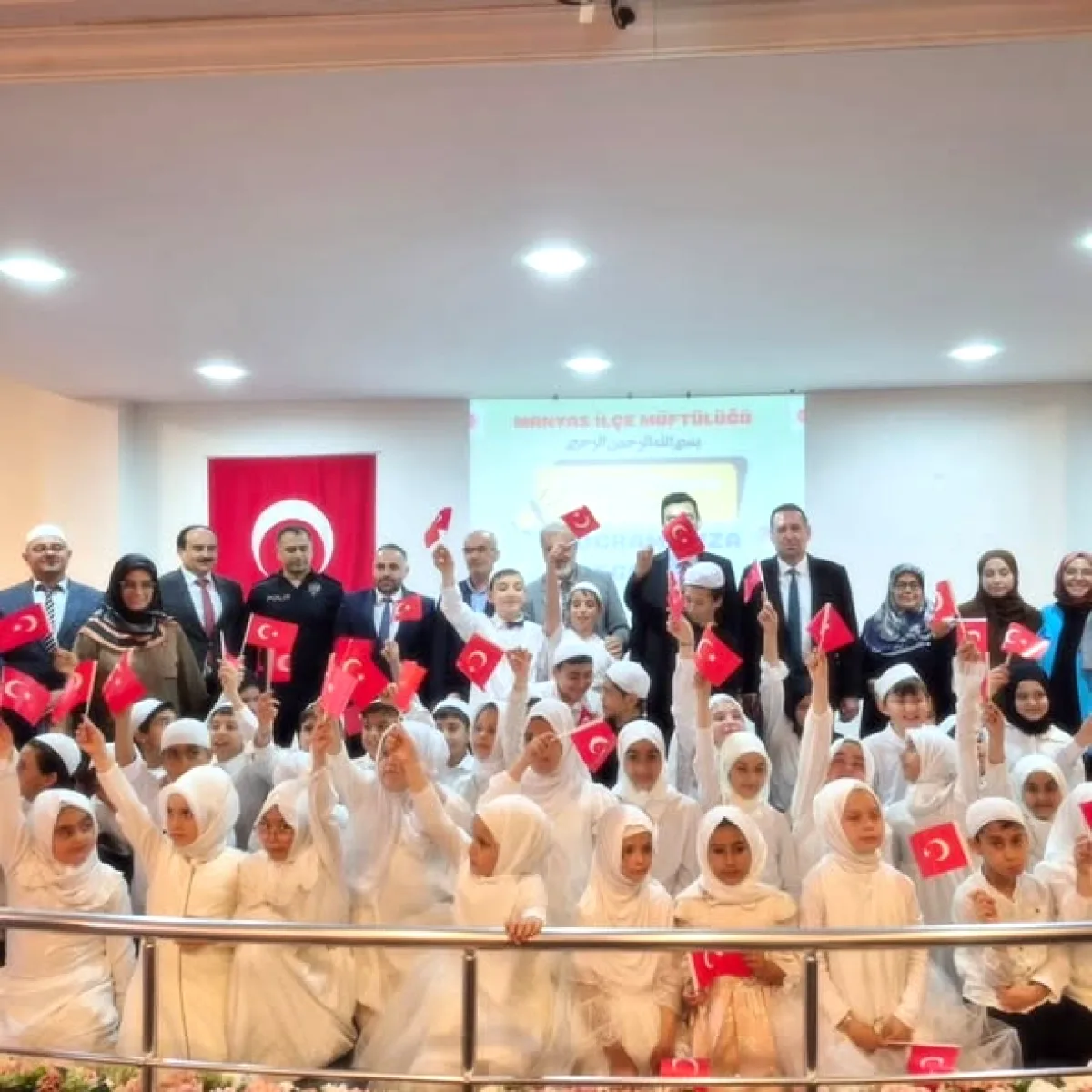 Manyas'ta Kur'an Kursu Kapanış Programı Coşkuyla Tamamlandı Manyas'ta Kur'an Kursu Kapanış Programı Coşkuyla Tamamlandı