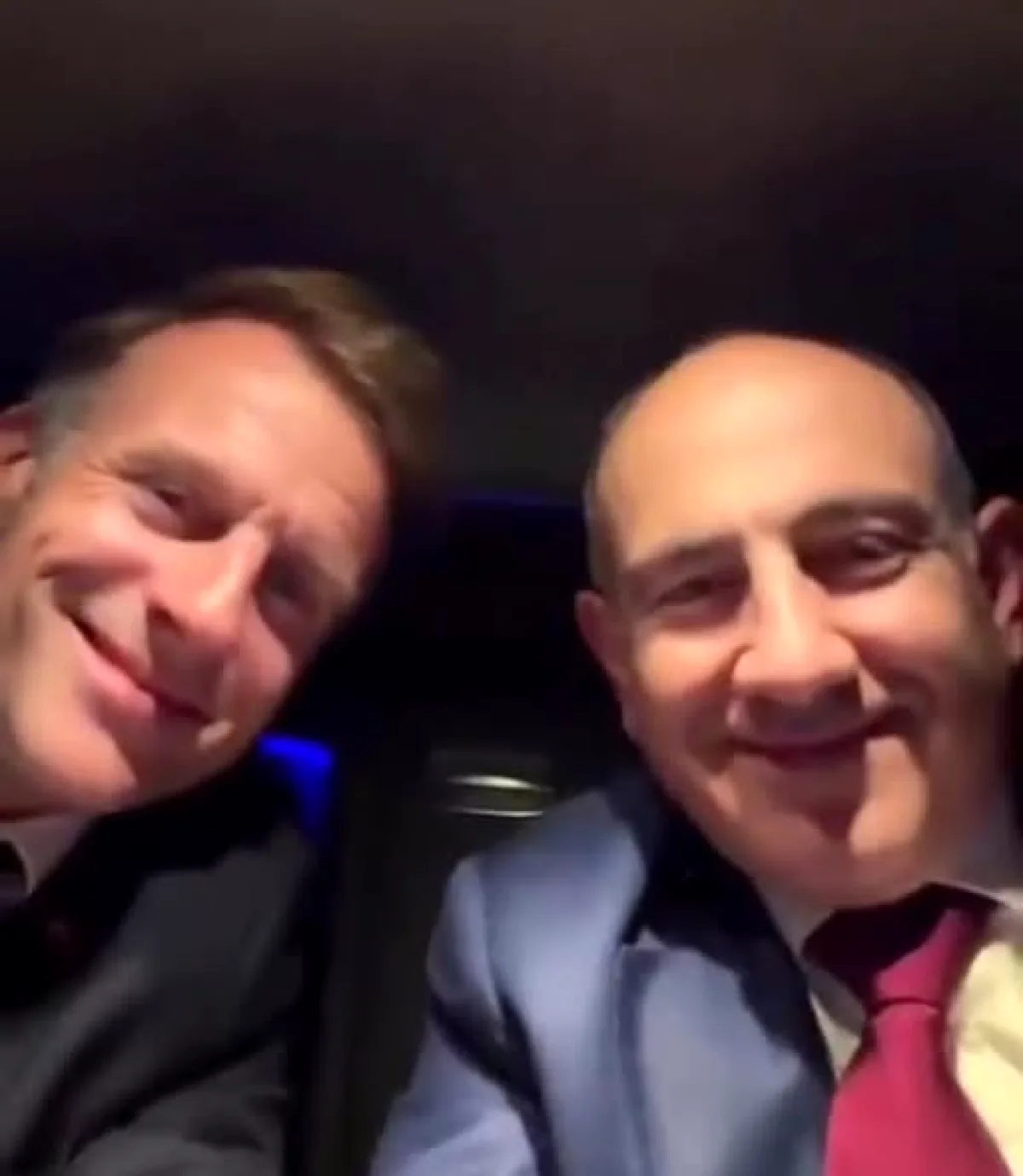 Paşinyan ve Macron'dan Araç İçi Sosyal Medya Paylaşımı Paşinyan ve Macron'dan Araç İçi Sosyal Medya Paylaşımı