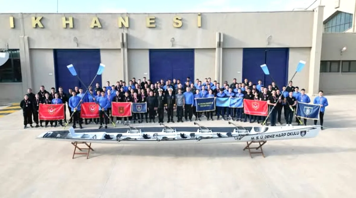 Askeri Öğrenciler Tuzla'da Deniz Küreği Yarışlarında Ter Döktü Askeri Öğrenciler Tuzla'da Deniz Küreği Yarışlarında Ter Döktü