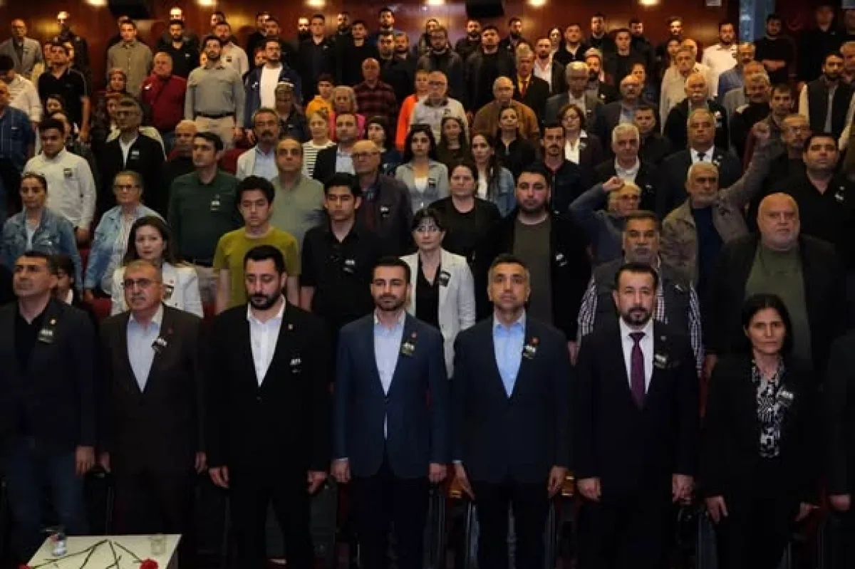 Yüreğir CHP'den Anlamlı Etkinlik: Başkan Sarı "3 Fidan" Anma Programında Gençlerle Buluştu Yüreğir CHP'den Anlamlı Etkinlik: Başkan Sarı "3 Fidan" Anma Programında Gençlerle Buluştu