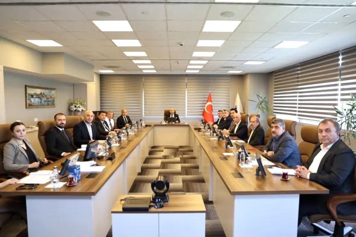 KUMİB'den İhracat Hamlesi: Seçimli Genel Kurul Sonrası İlk Yönetim Kurulu Toplantısı KUMİB'den İhracat Hamlesi: Seçimli Genel Kurul Sonrası İlk Yönetim Kurulu Toplantısı