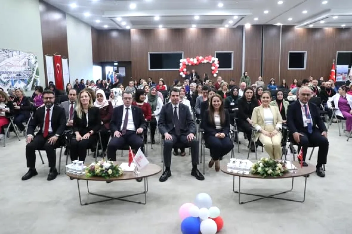 Ankara'da Ebeler Günü ve Hemşireler Haftası Coşkusu Ankara'da Ebeler Günü ve Hemşireler Haftası Coşkusu