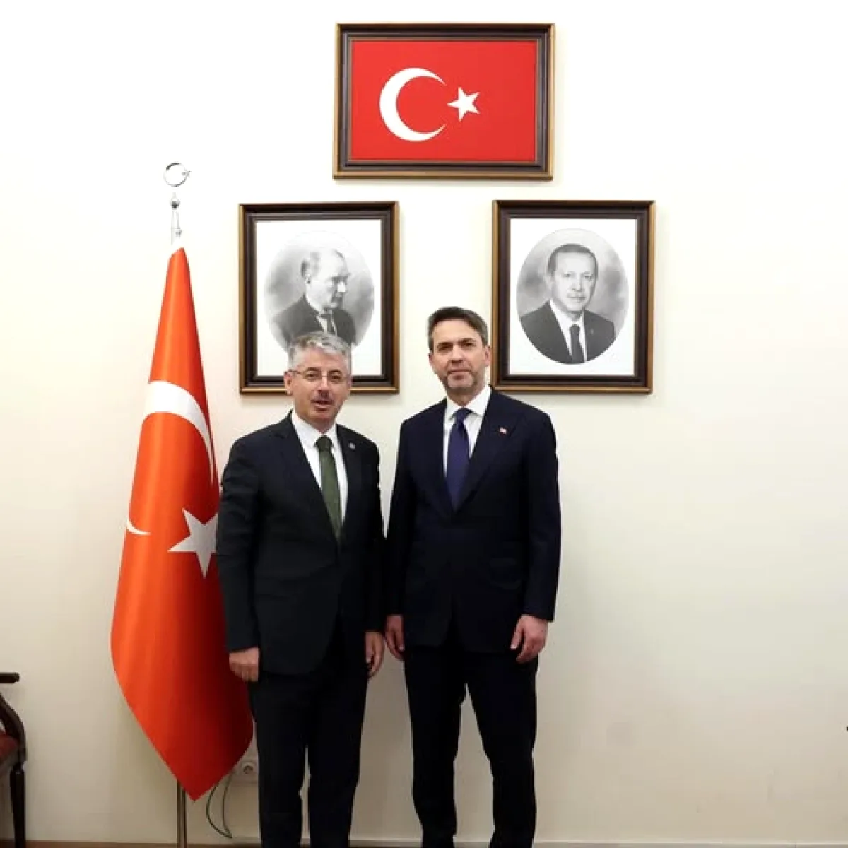 Elektrikli Araç Şarj Fiyatlarına Düzenleme: AK'li Çopuroğlu'ndan Üst Limit Çağrısı Elektrikli Araç Şarj Fiyatlarına Düzenleme: AK'li Çopuroğlu'ndan Üst Limit Çağrısı