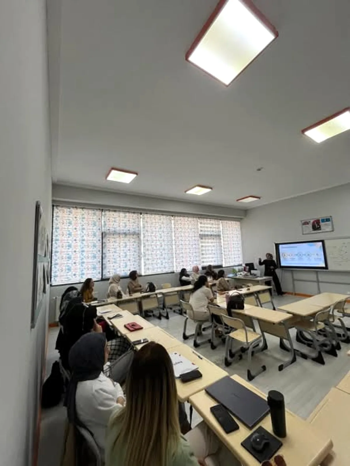 Başakşehir'de Öğretmenlere Özel Eğitim Stratejileri Semineri Başakşehir'de Öğretmenlere Özel Eğitim Stratejileri Semineri