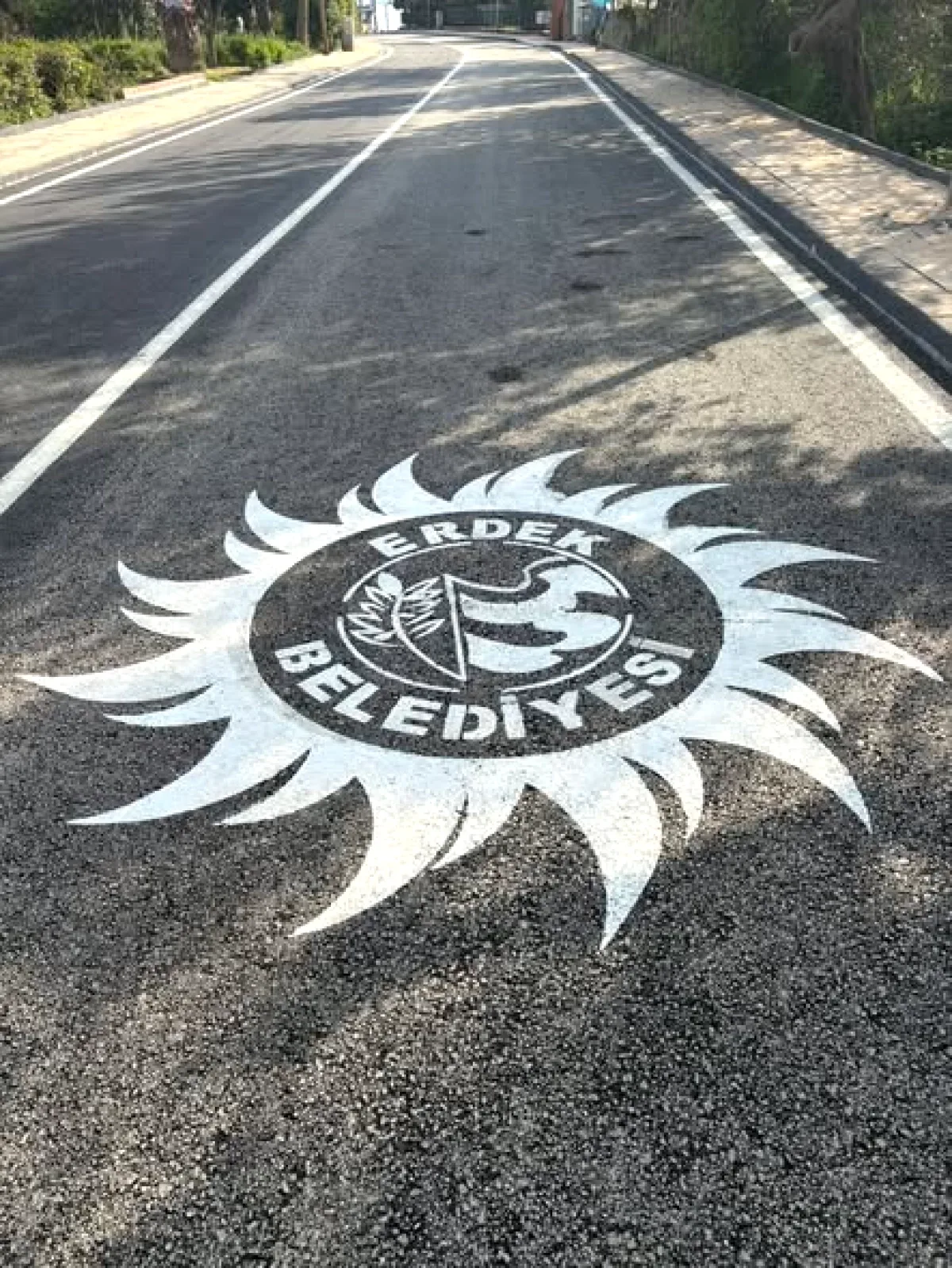 Erdek Halitpaşa'da Asfalt Yenileme Seferberliği Erdek Halitpaşa'da Asfalt Yenileme Seferberliği