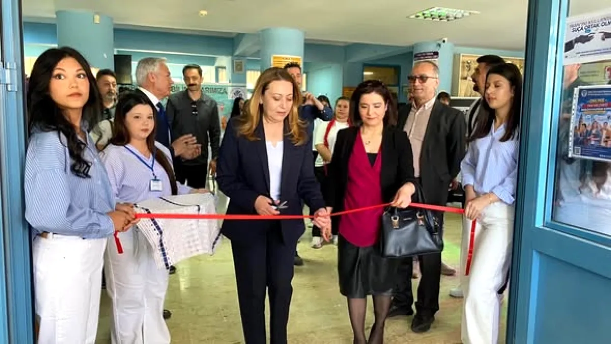 Torbalı Belediyesi'nden Mesleki Okula Turizm Haftası Ziyareti Torbalı Belediyesi'nden Mesleki Okula Turizm Haftası Ziyareti