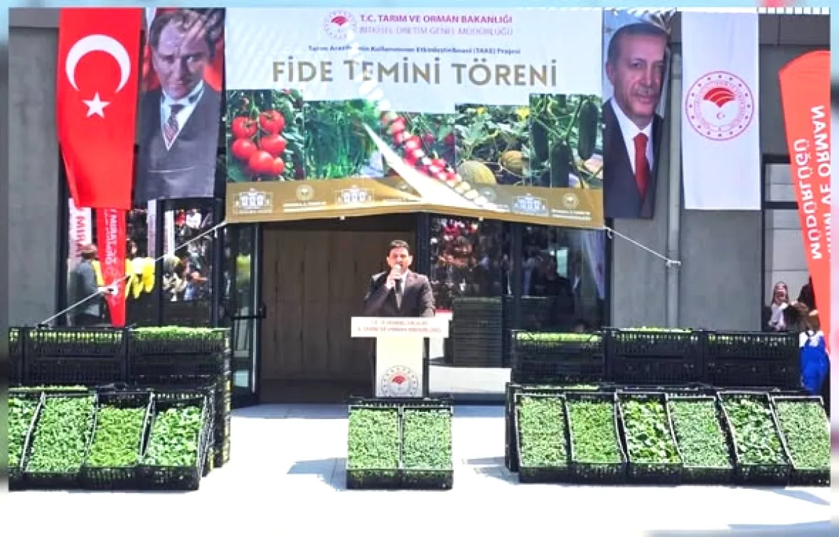 Sarıyer'de Üreticilere 1,5 Milyon Fide ve Anneler Günü Buluşması Sarıyer'de Üreticilere 1,5 Milyon Fide ve Anneler Günü Buluşması