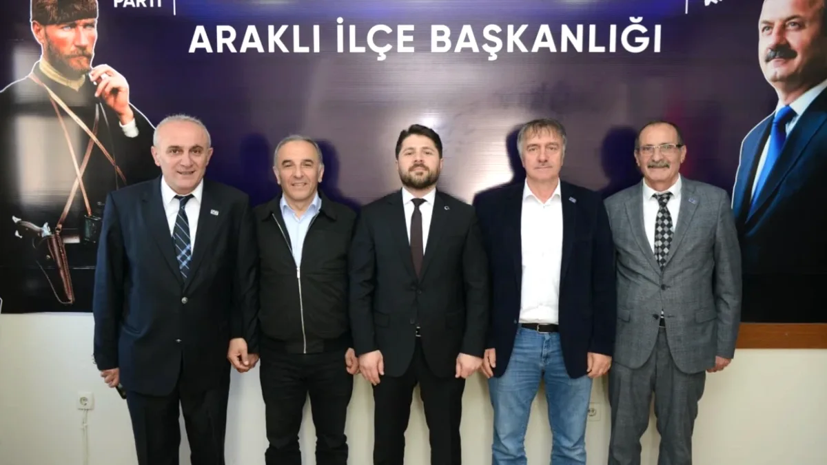 Anahtar Parti Araklı'da Teşkilatını Güçlendiriyor Anahtar Parti Araklı'da Teşkilatını Güçlendiriyor