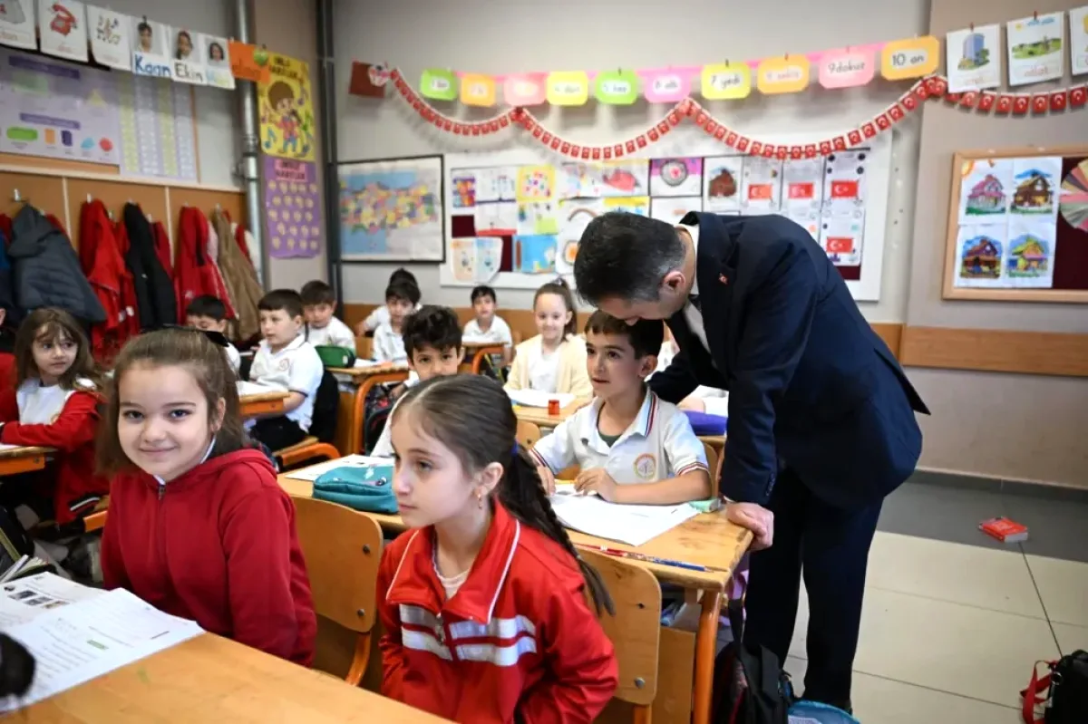 Kocaeli Valisi Aktaş, İzmit 23 Nisan İlkokulu ve Bilecik Edebali Ortaokulu'nda Kocaeli Valisi Aktaş, İzmit 23 Nisan İlkokulu ve Bilecik Edebali Ortaokulu'nda