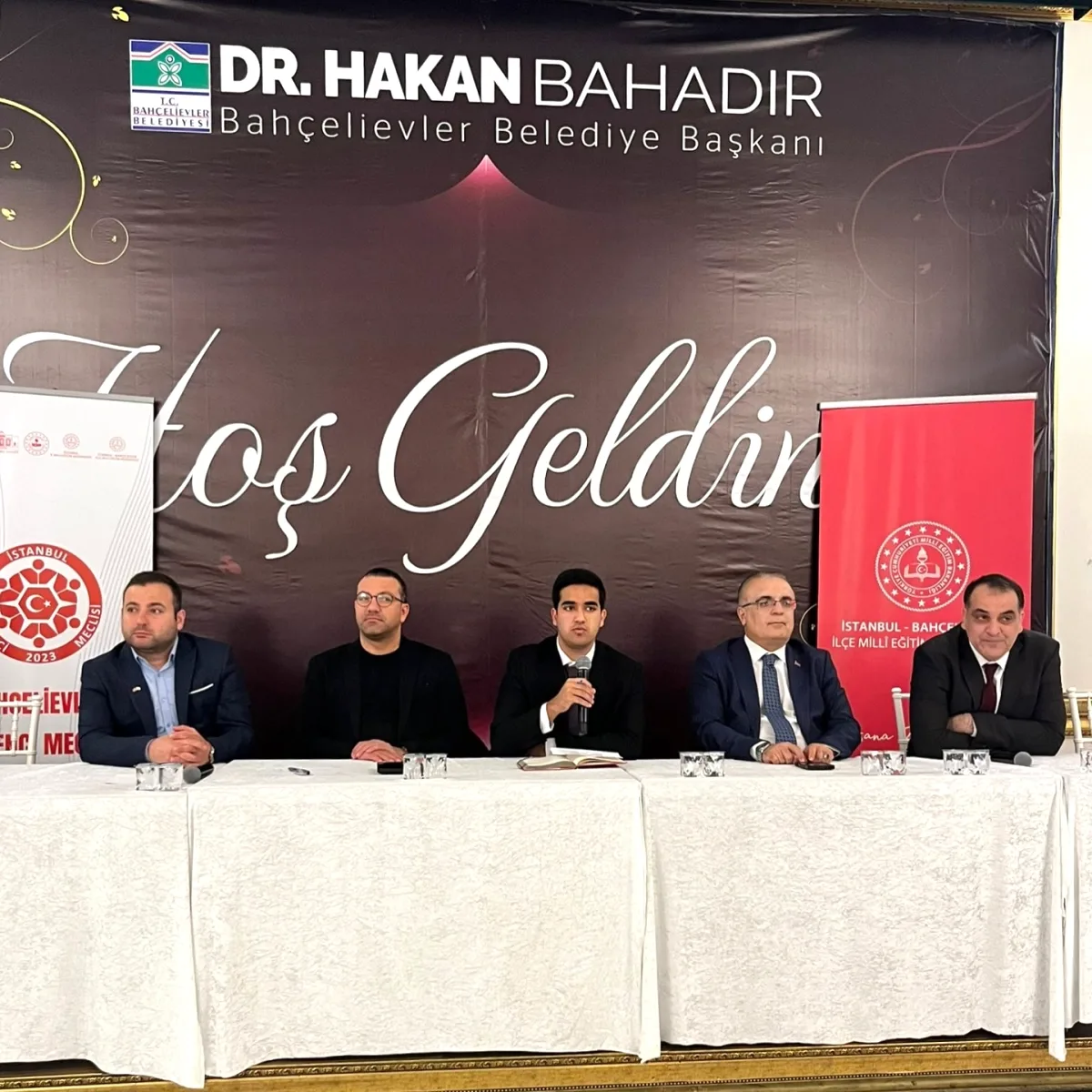 Bahçelievler'de Öğrenci Meclisi Toplantısı Düzenlendi Bahçelievler'de Öğrenci Meclisi Toplantısı Düzenlendi