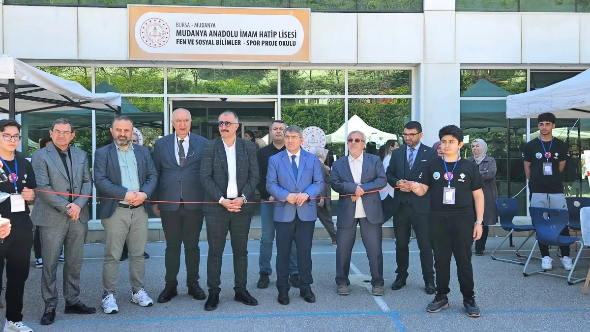 Mudanya'da Geleceğin Bilim İnsanları Sahneye Çıktı Mudanya'da Geleceğin Bilim İnsanları Sahneye Çıktı