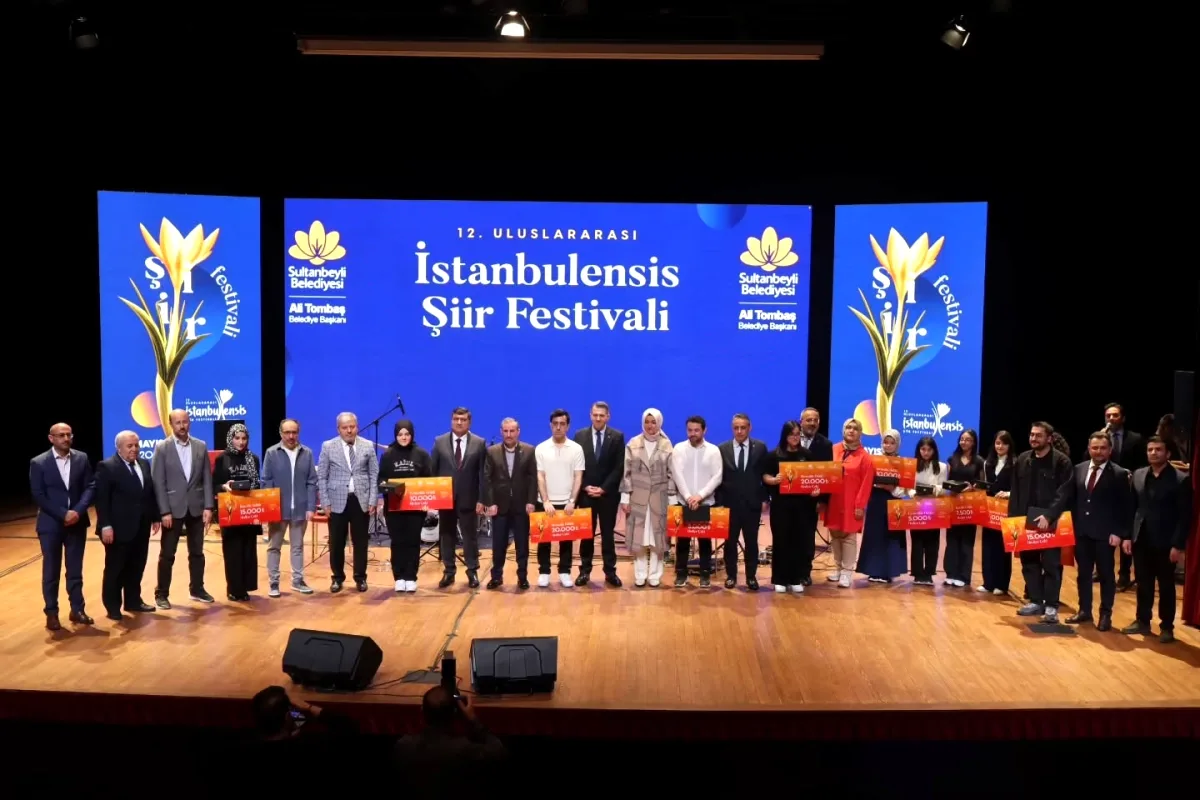 Sultanbeyli'de 12. İstanbulensis Şiir Festivali Ödül Töreni Sultanbeyli'de 12. İstanbulensis Şiir Festivali Ödül Töreni