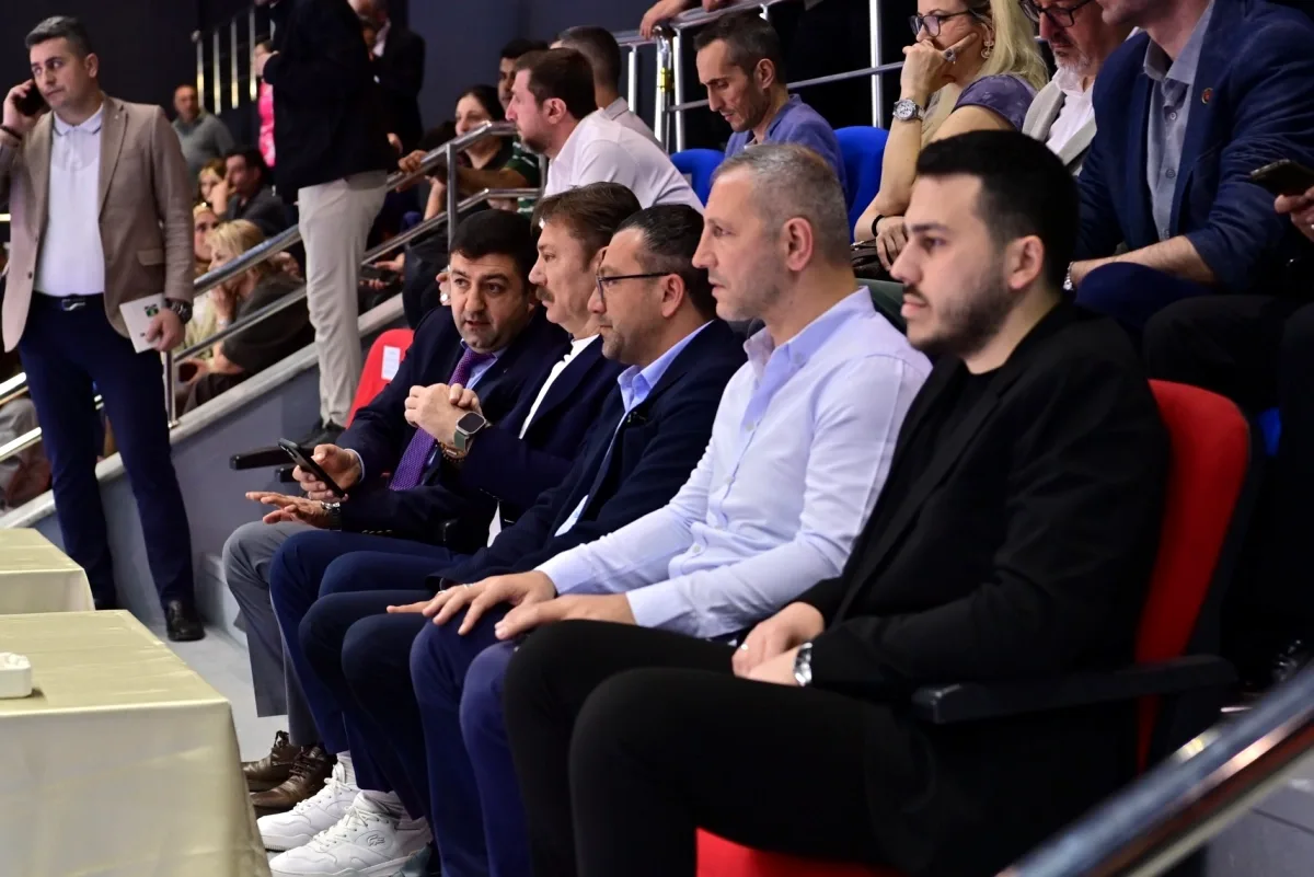 Bahçelievler'de Voleybol Turnuvasında Şampiyon Mümtaz Turhan Lisesi Bahçelievler'de Voleybol Turnuvasında Şampiyon Mümtaz Turhan Lisesi