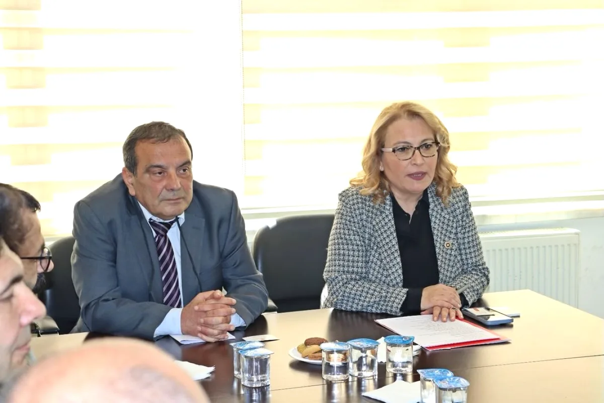 CHP'li Yanıkömeroğlu, TMMOB'da Ulaşım Politikalarını Görüştü CHP'li Yanıkömeroğlu, TMMOB'da Ulaşım Politikalarını Görüştü