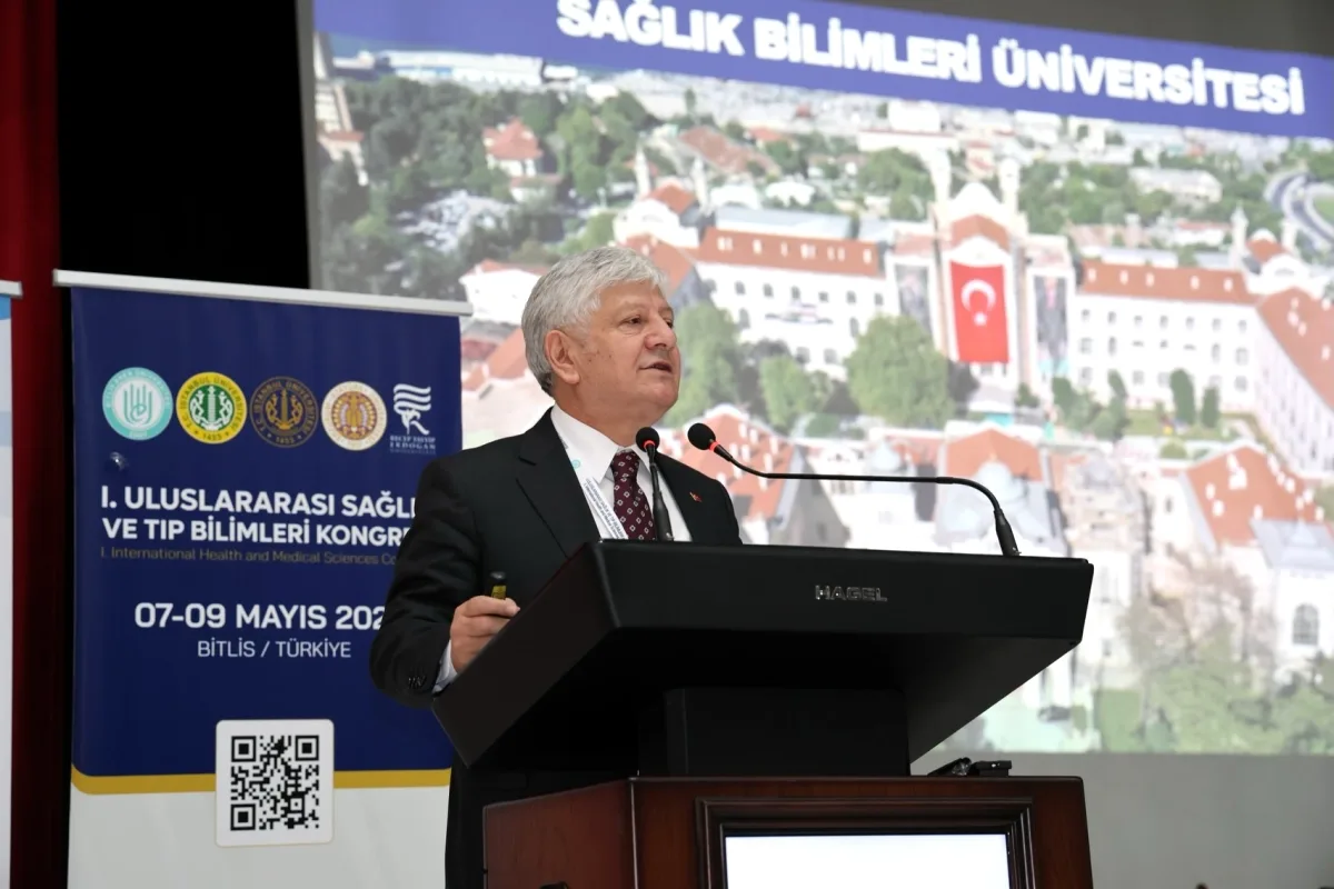 SBÜ Rektörü Aydın'dan Bitlis'te Tıp Eğitimi ve Afiliyasyon Modeli Sunumu SBÜ Rektörü Aydın'dan Bitlis'te Tıp Eğitimi ve Afiliyasyon Modeli Sunumu