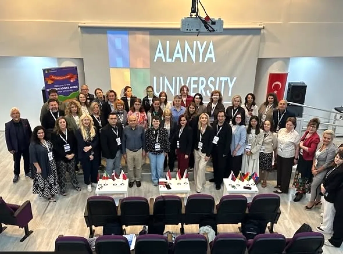 Alanya'da Erasmus Ruhu: 11 Ülkeden Akademisyenler Buluştu Alanya'da Erasmus Ruhu: 11 Ülkeden Akademisyenler Buluştu