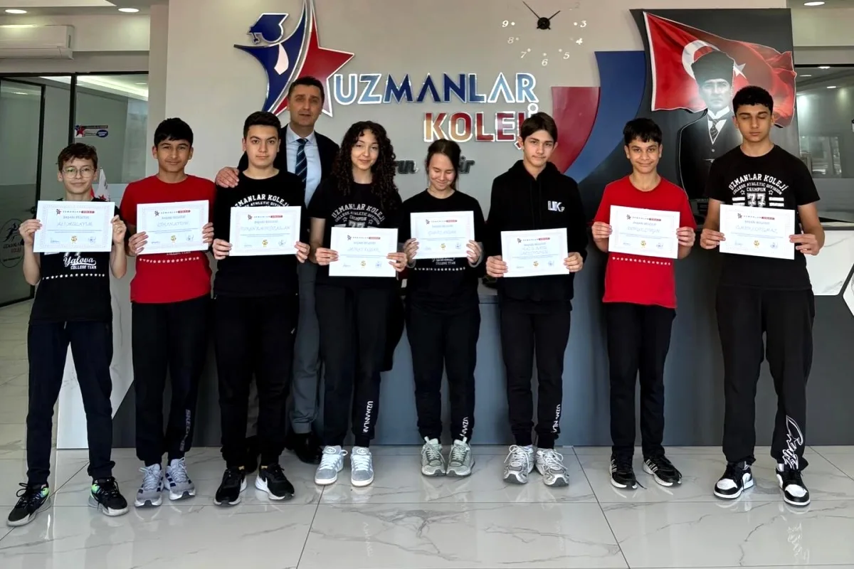 Uzmanlar Koleji'nden Yalova'ya Gurur Tablosu: İlk 10'da 8 Öğrenci Uzmanlar Koleji'nden Yalova'ya Gurur Tablosu: İlk 10'da 8 Öğrenci