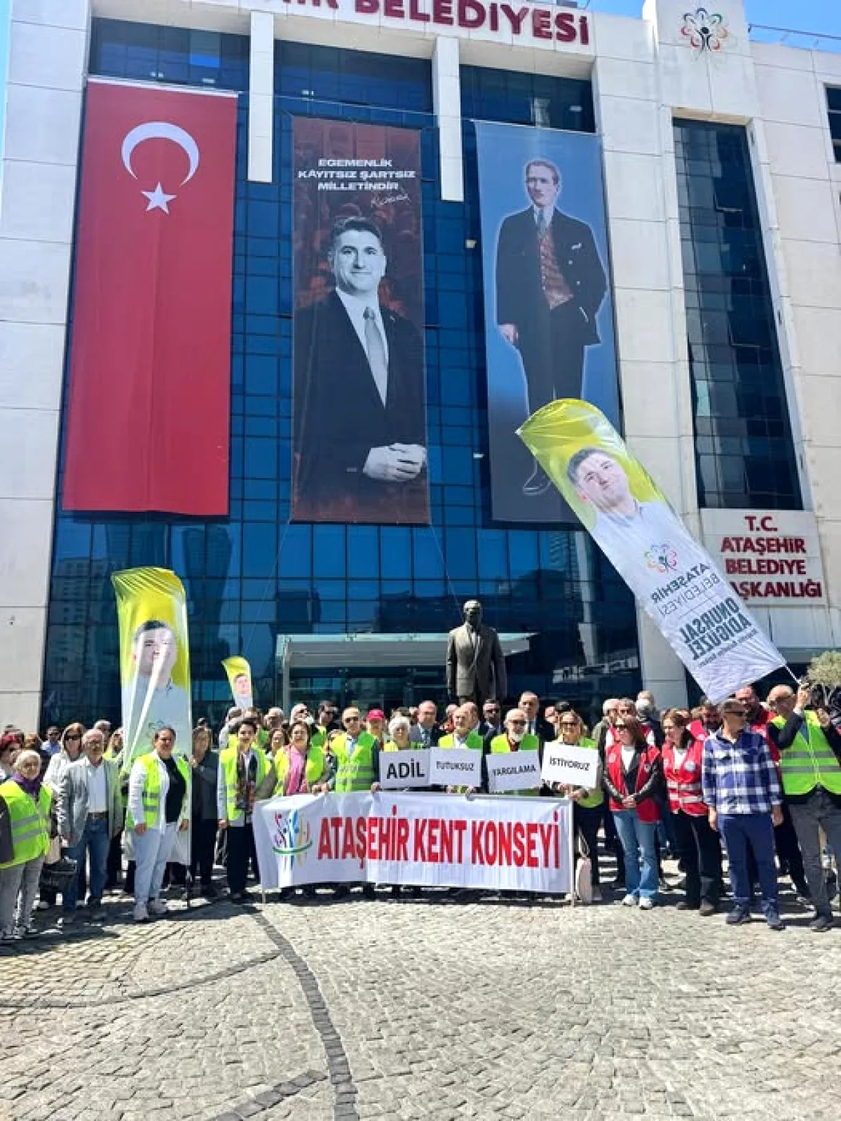 Ataşehir Kent Konseyi'nde İstanbul'un Gelecek Vizyonu: 1/100.000 Ölçekli Çevre Düzeni Planı Masaya Yatırıldı Ataşehir Kent Konseyi'nde İstanbul'un Gelecek Vizyonu: 1/100.000 Ölçekli Çevre Düzeni Planı Masaya Yatırıldı
