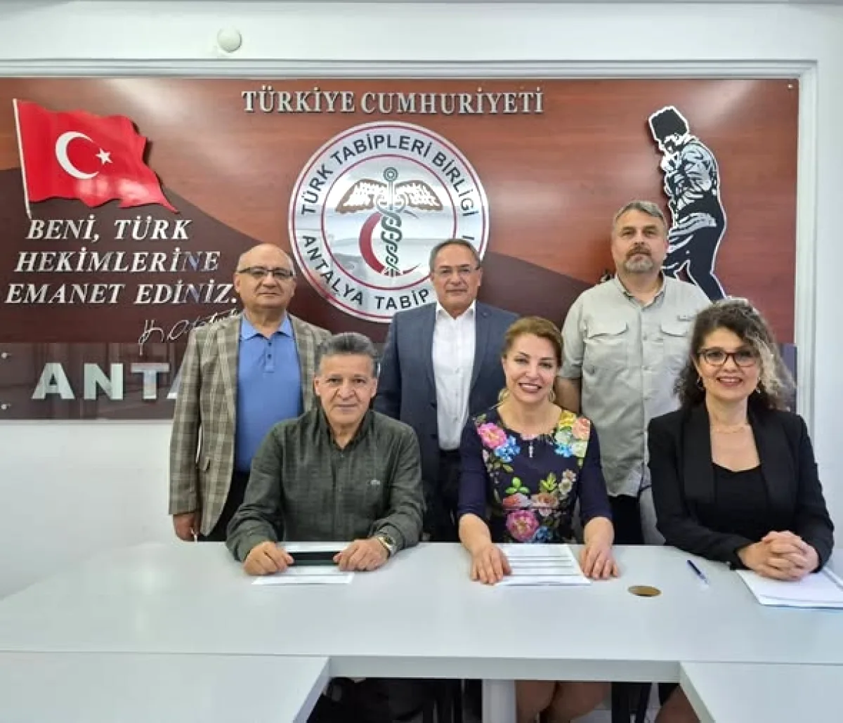 Antalya Tabip Odası'ndan 23 Nisan Çelenk Töreni Duyurusu Antalya Tabip Odası'ndan 23 Nisan Çelenk Töreni Duyurusu