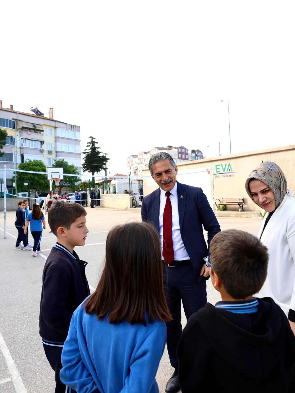 Gemlik'te Okul Bahçesi Güvenliği İçin Harekete Geçildi Gemlik'te Okul Bahçesi Güvenliği İçin Harekete Geçildi
