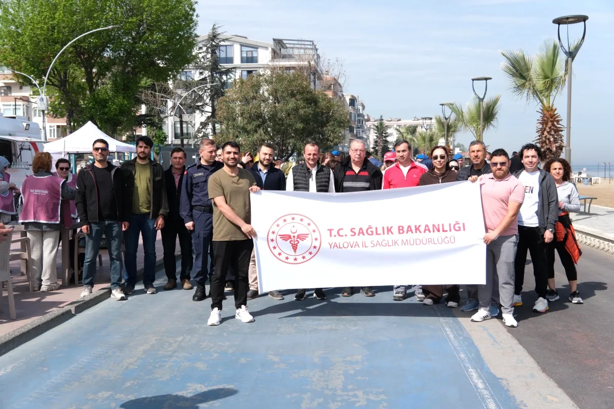 10 Mayıs'ta Sağlık İçin Yürüyüş: Protokol ve Hemşehriler Sahilde Buluştu 10 Mayıs'ta Sağlık İçin Yürüyüş: Protokol ve Hemşehriler Sahilde Buluştu