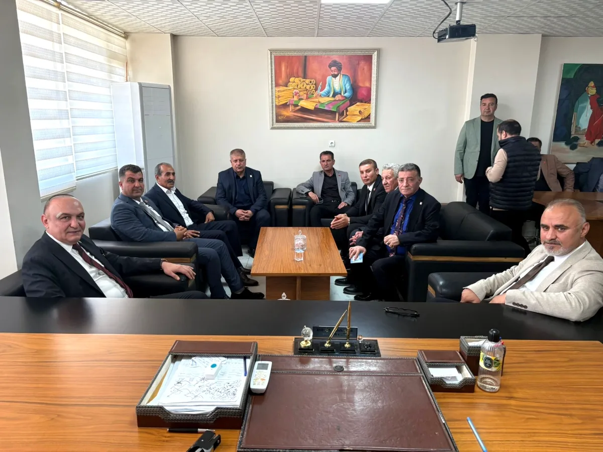 CHP'li Meriç, Şırnak Barosu'nda Bölgesel Gelişmeleri Görüştü CHP'li Meriç, Şırnak Barosu'nda Bölgesel Gelişmeleri Görüştü