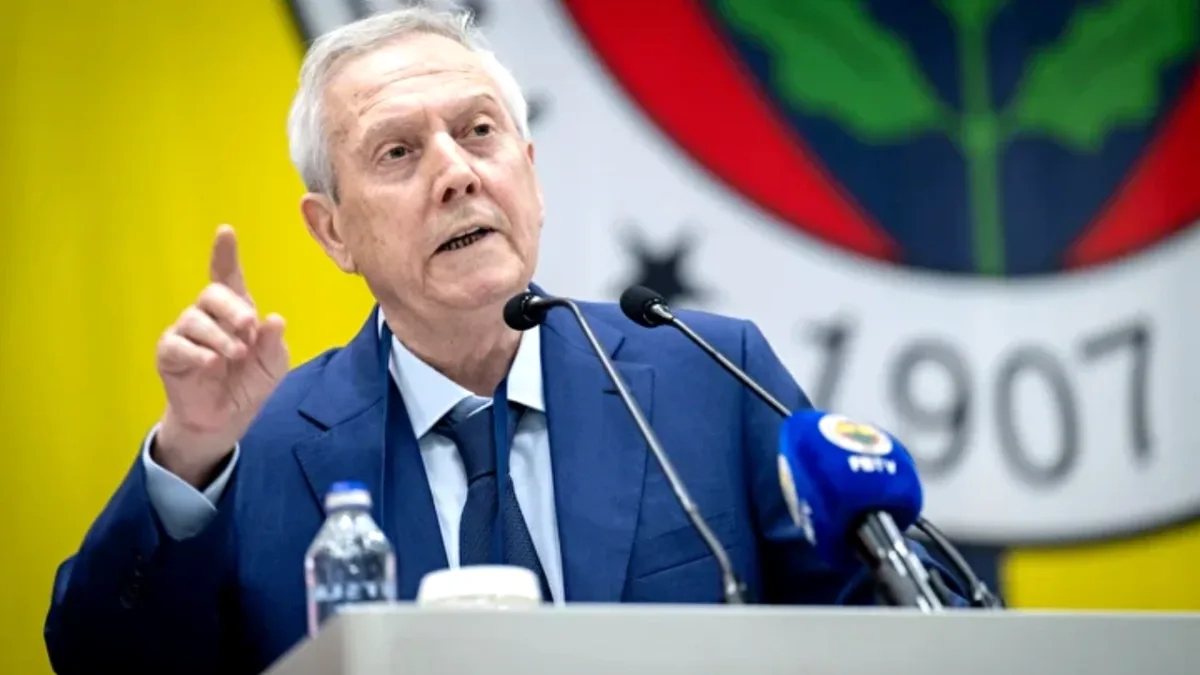 Aziz Yıldırım'dan Fenerbahçe'de Birlik Çağrısı: "Kırgınlıkları Onarmanın Vakti Geldi" Aziz Yıldırım'dan Fenerbahçe'de Birlik Çağrısı: "Kırgınlıkları Onarmanın Vakti Geldi"