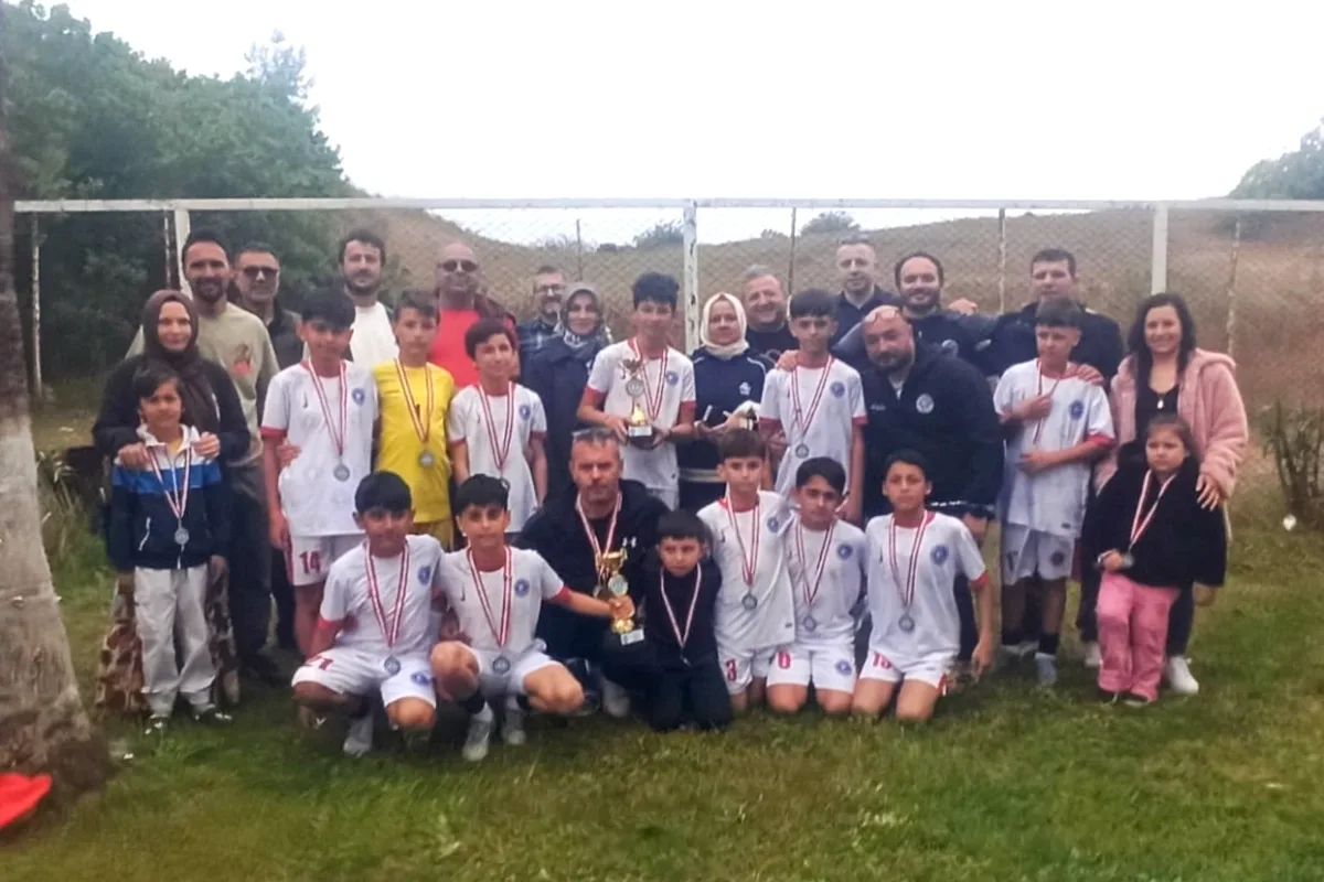 Çiftlikköy Belediyespor U12 Takımı, International Cup'ta İlk 8 Arasında Çiftlikköy Belediyespor U12 Takımı, International Cup'ta İlk 8 Arasında