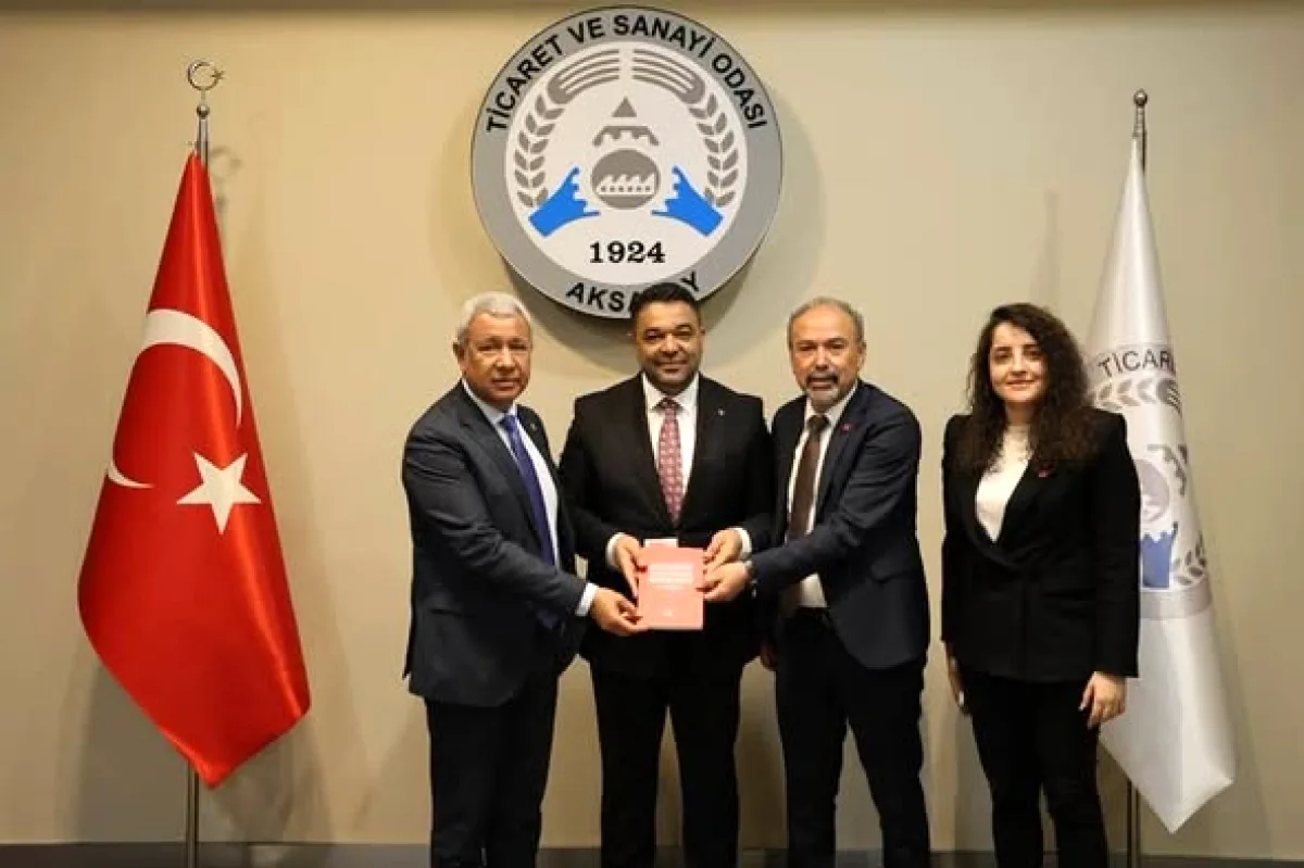 CHP'li Sümer Aksaray'da: Esnafın Sorunları Masaya Yatırıldı CHP'li Sümer Aksaray'da: Esnafın Sorunları Masaya Yatırıldı