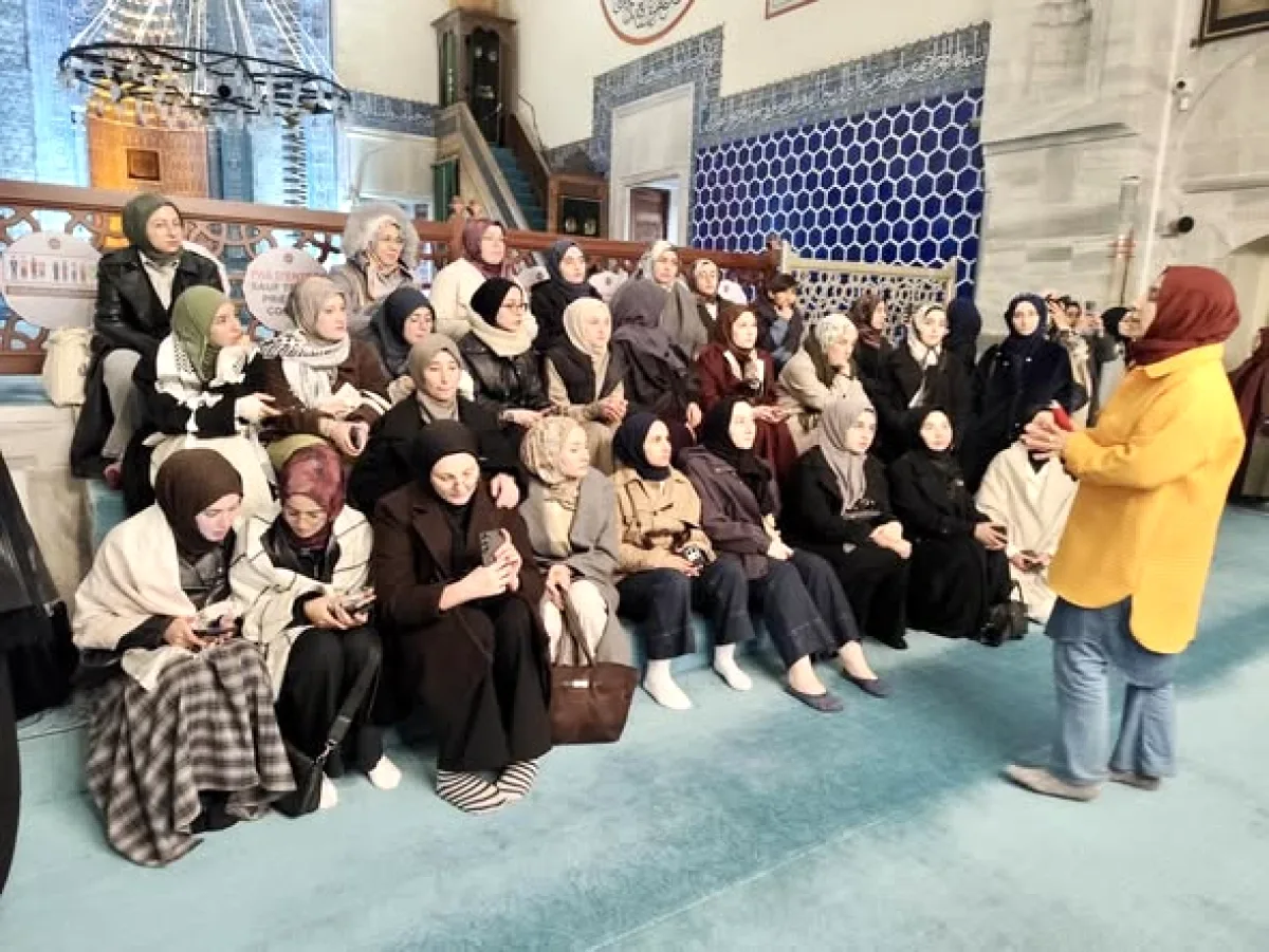 Keçiörenli Gençler Bursa'da Manevi Yolculuğa Çıktı Keçiörenli Gençler Bursa'da Manevi Yolculuğa Çıktı