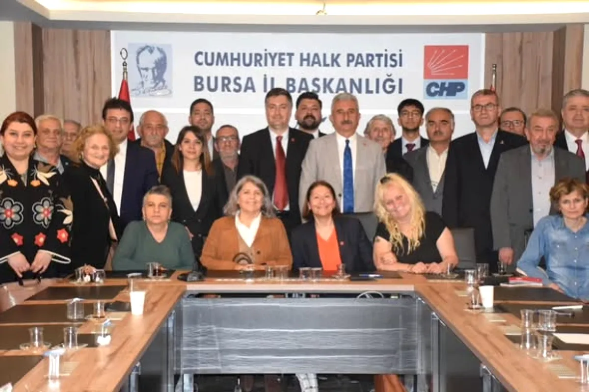 CHP Bursa Emeklilerin Sorunlarını Dinledi: Yeşiltaş'tan Sosyal Adalet Vurgusu CHP Bursa Emeklilerin Sorunlarını Dinledi: Yeşiltaş'tan Sosyal Adalet Vurgusu