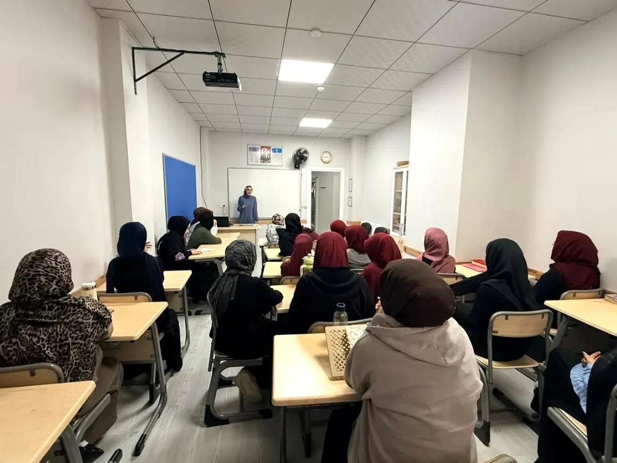 Çekmeköy'de Gençler Bağımlılığa Karşı Bilinçlendiriliyor Çekmeköy'de Gençler Bağımlılığa Karşı Bilinçlendiriliyor