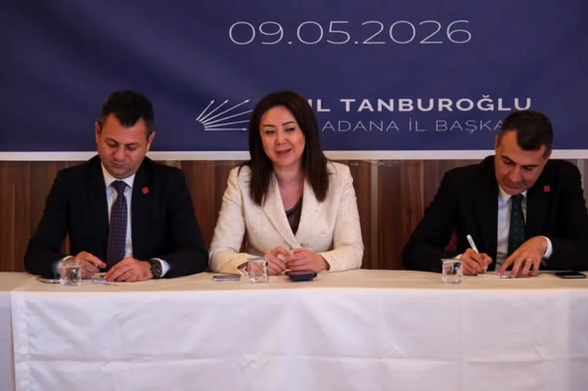 CHP Adana'da Avukatlarla Hukuk Buluşması Düzenledi CHP Adana'da Avukatlarla Hukuk Buluşması Düzenledi