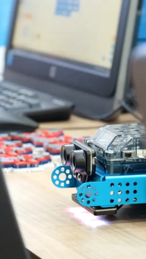 İzmit'te Gençler İçin Robotik Kodlama ve Yazılım Evi Bugün Açılıyor
