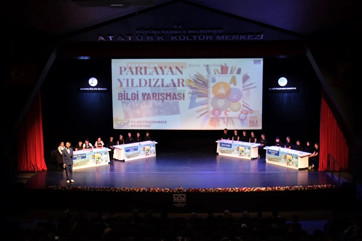 Büyükçekmece'de Genç Zekalar Yarıştı: Parlayan Yıldızlar Bilgi Yarışması Heyecanı Büyükçekmece'de Genç Zekalar Yarıştı: Parlayan Yıldızlar Bilgi Yarışması Heyecanı