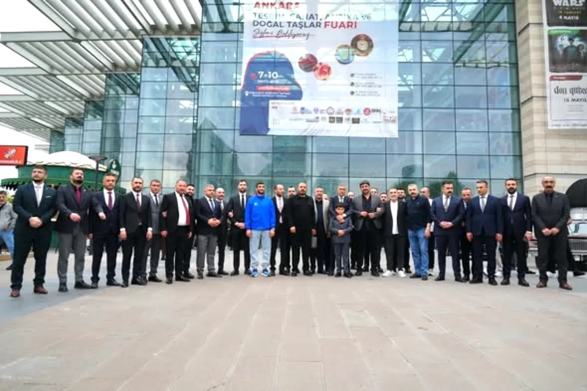 MHP'li Yöneticiler Ankara'daki Tespih ve Antika Fuarı'na Katıldı MHP'li Yöneticiler Ankara'daki Tespih ve Antika Fuarı'na Katıldı