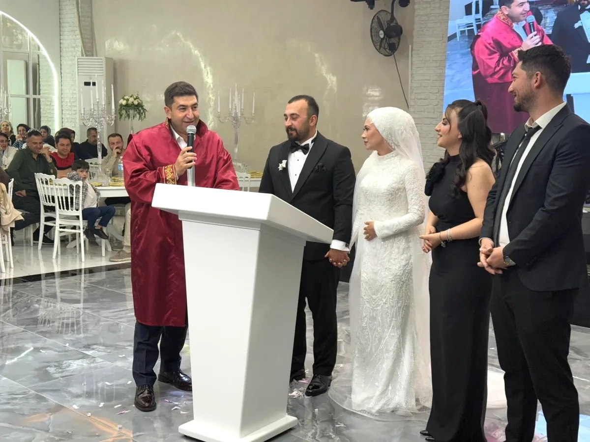 Güdül'de Nikah Şahitliği: Ekemen ve Atay Aileleri Birleşti Güdül'de Nikah Şahitliği: Ekemen ve Atay Aileleri Birleşti