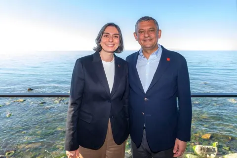 CHP Üsküdar'dan Mesaj: "Dönen Dönsün Biz Dönmeyiz"
