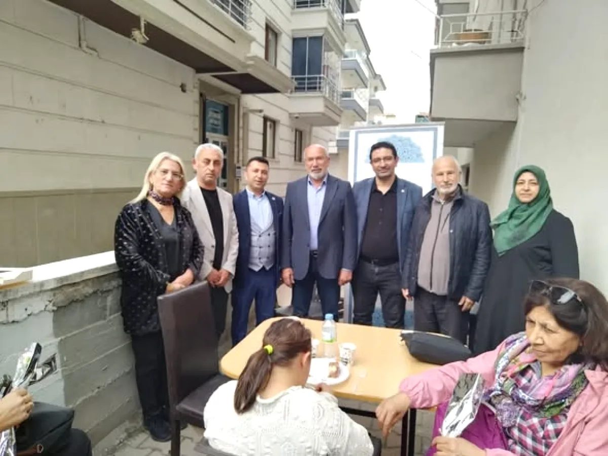 AK Parti Etimesgut'tan Özel Çocukların Annelerine Ziyaret AK Parti Etimesgut'tan Özel Çocukların Annelerine Ziyaret