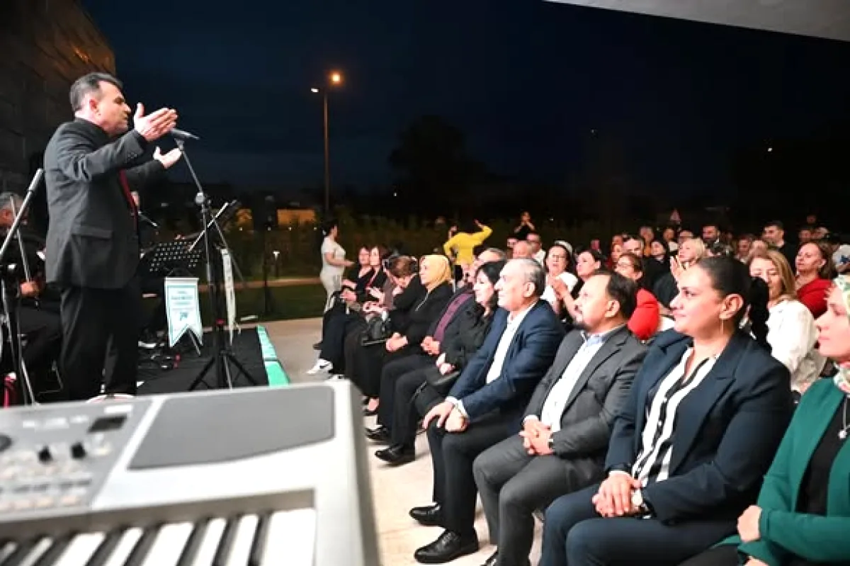 Sarıçam'da Anneler Günü'ne Özel Türkü Gecesi Düzenlendi Sarıçam'da Anneler Günü'ne Özel Türkü Gecesi Düzenlendi