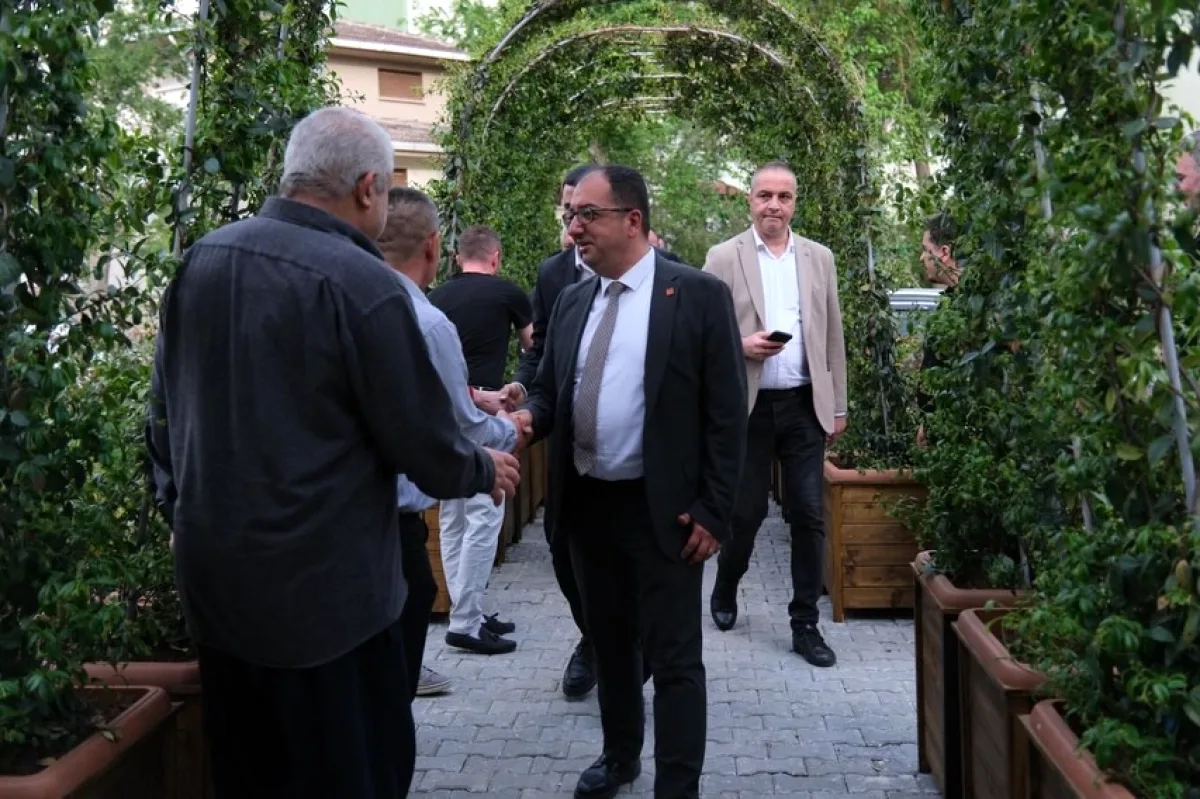 CHP Yalova İl Başkanı İsmail Erdem Doğancı ve Kırklareli Milletvekili Fahri Özkan Çiftlikköy'de Vatandaşlarla Buluştu CHP Yalova İl Başkanı İsmail Erdem Doğancı ve Kırklareli Milletvekili Fahri Özkan Çiftlikköy'de Vatandaşlarla Buluştu