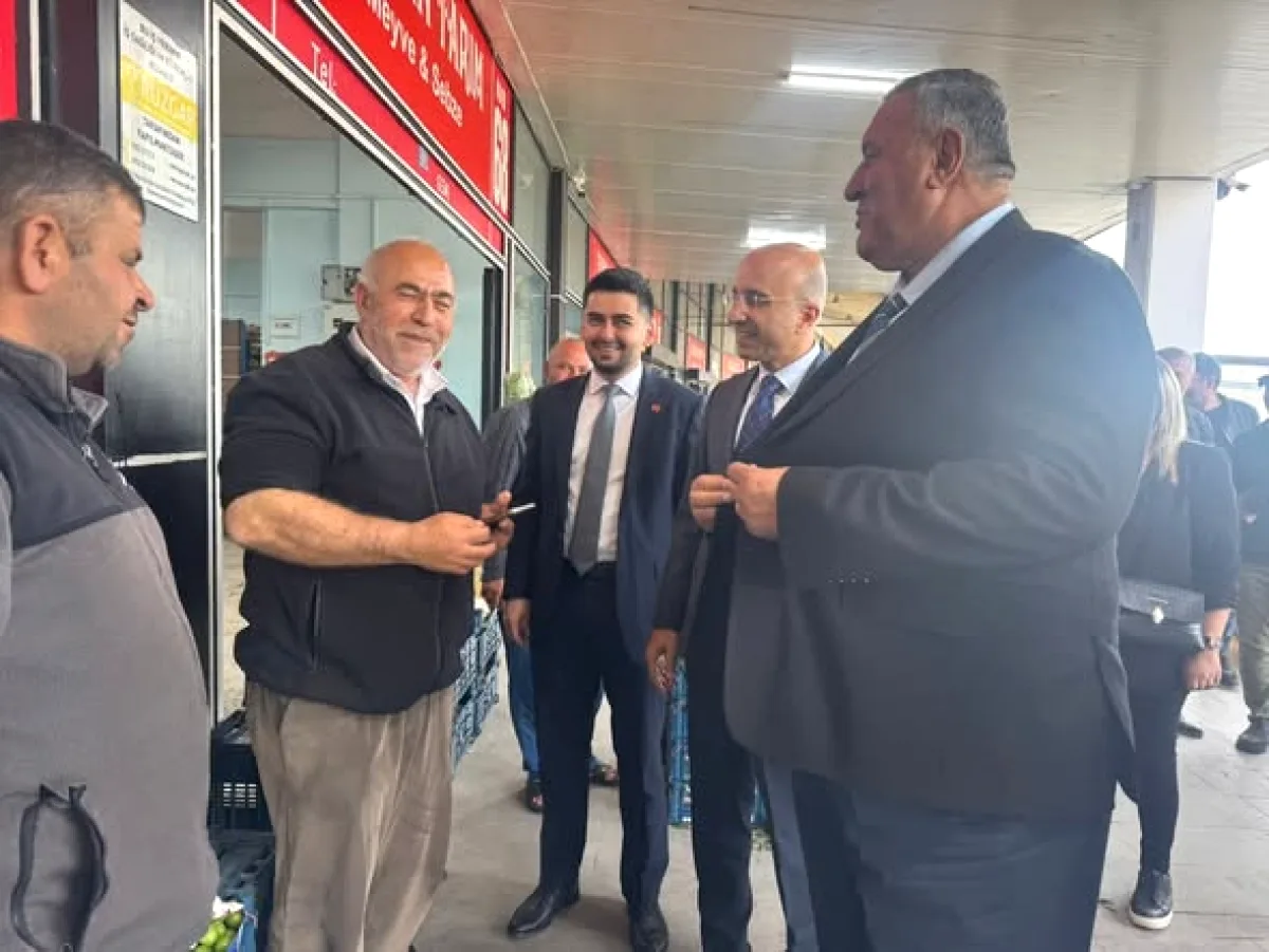 CHP Kayseri'de Esnafla Buluştu: İl Başkanı ve Milletvekilleri Hal'da İnceleme Yaptı CHP Kayseri'de Esnafla Buluştu: İl Başkanı ve Milletvekilleri Hal'da İnceleme Yaptı