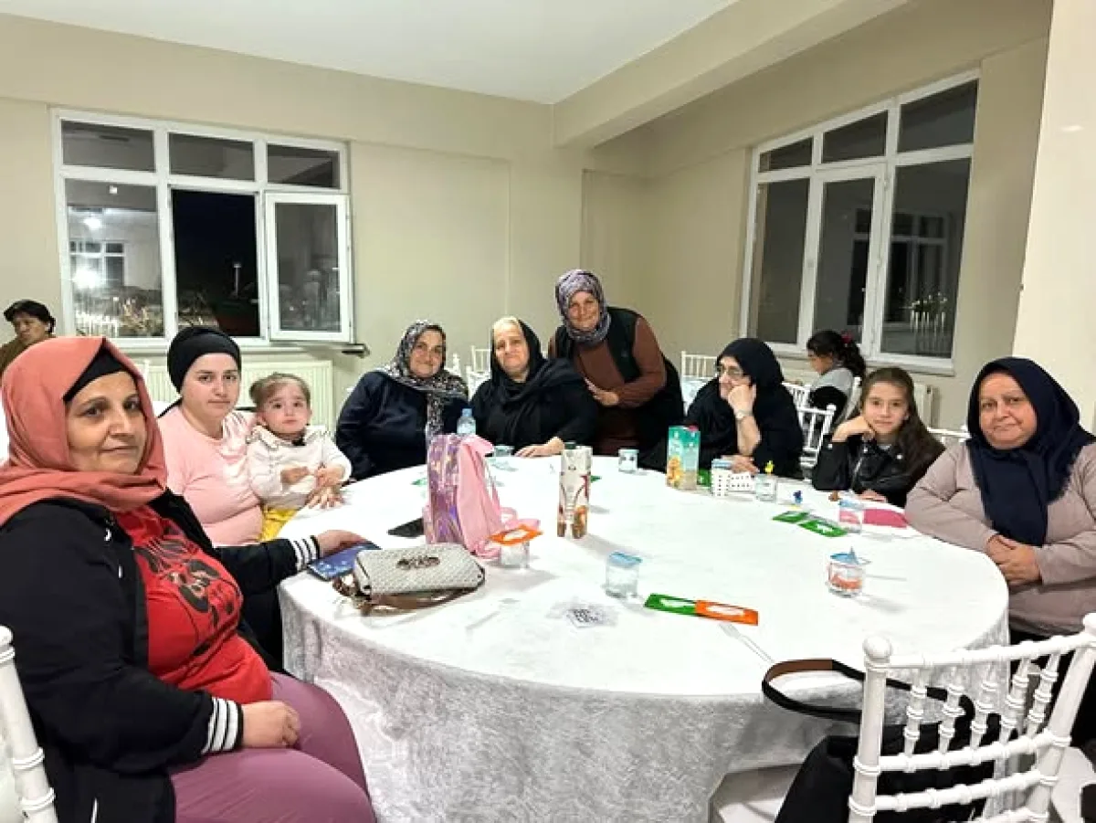 Marmara Adalar'da Anneler Günü Gecesi: Anneler Onurlandırıldı Marmara Adalar'da Anneler Günü Gecesi: Anneler Onurlandırıldı