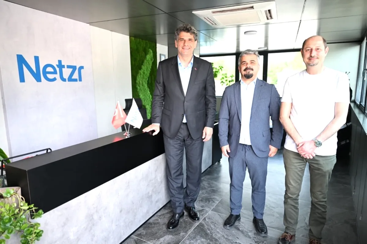 Kartepe Başkanı Kocaman'dan Netzr Fabrikası'na Ziyaret Kartepe Başkanı Kocaman'dan Netzr Fabrikası'na Ziyaret