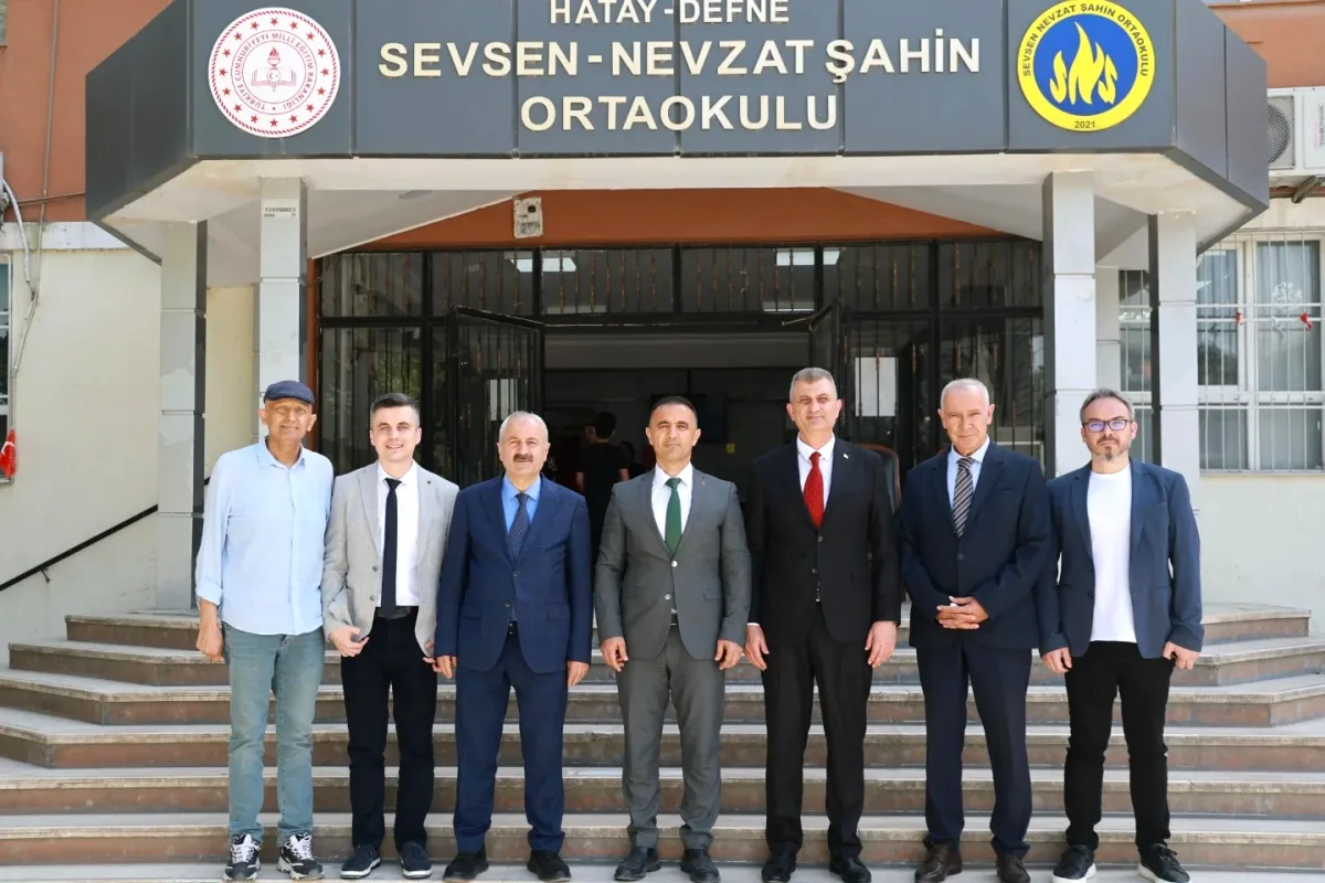 Gebze ve Gölcük Belediye Başkanları Deprem Koordinasyon Merkezinde Buluştu Gebze ve Gölcük Belediye Başkanları Deprem Koordinasyon Merkezinde Buluştu