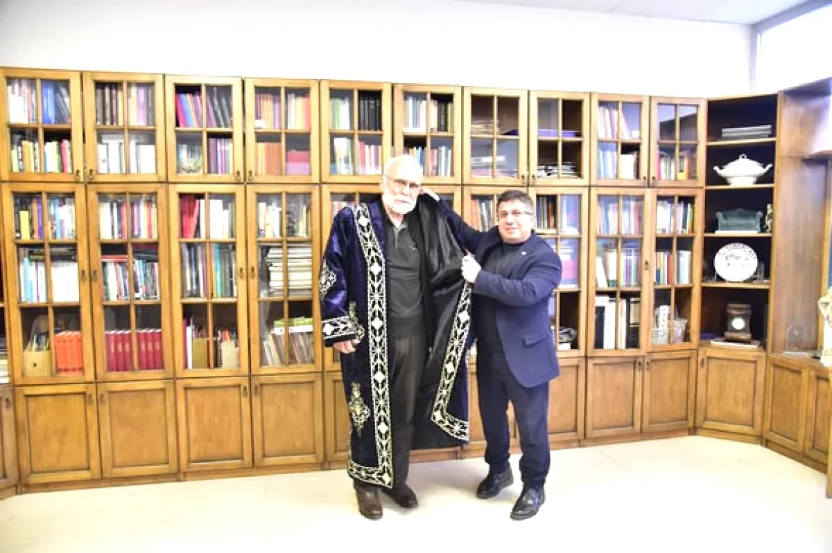 Hasan Aycın'a Fahri Doktora: Balıkesir Üniversitesi'nden Anlamlı Takdir Hasan Aycın'a Fahri Doktora: Balıkesir Üniversitesi'nden Anlamlı Takdir